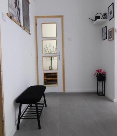Blue Moon Apartman เอ็กเกอร์ ภายนอก รูปภาพ