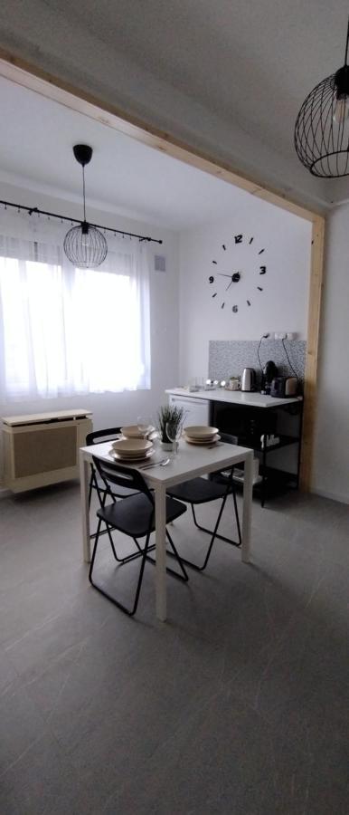 Blue Moon Apartman เอ็กเกอร์ ภายนอก รูปภาพ