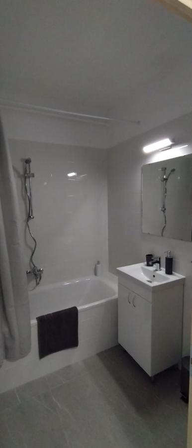 Blue Moon Apartman เอ็กเกอร์ ภายนอก รูปภาพ