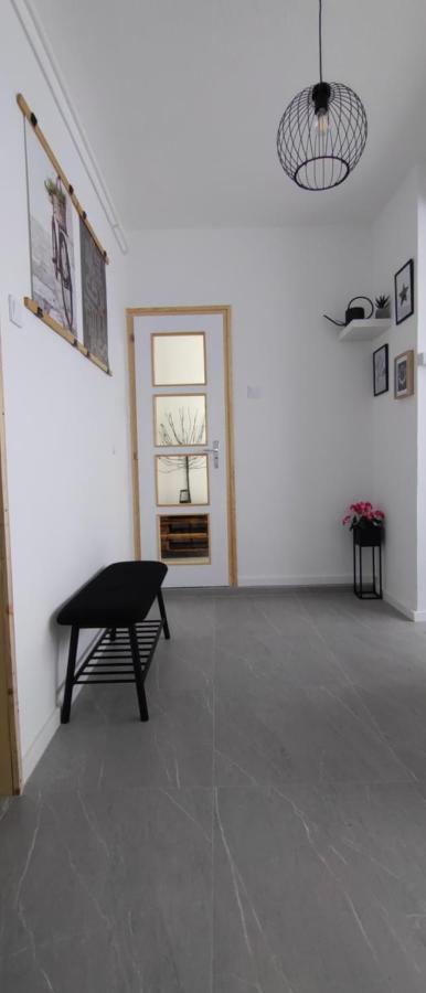 Blue Moon Apartman เอ็กเกอร์ ภายนอก รูปภาพ