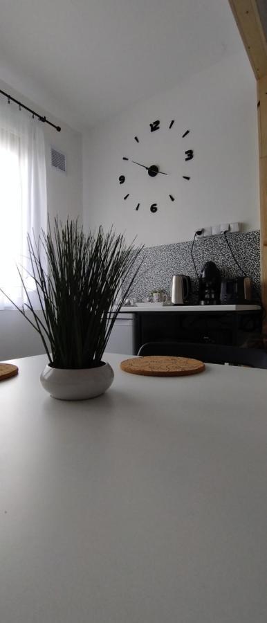 Blue Moon Apartman เอ็กเกอร์ ภายนอก รูปภาพ
