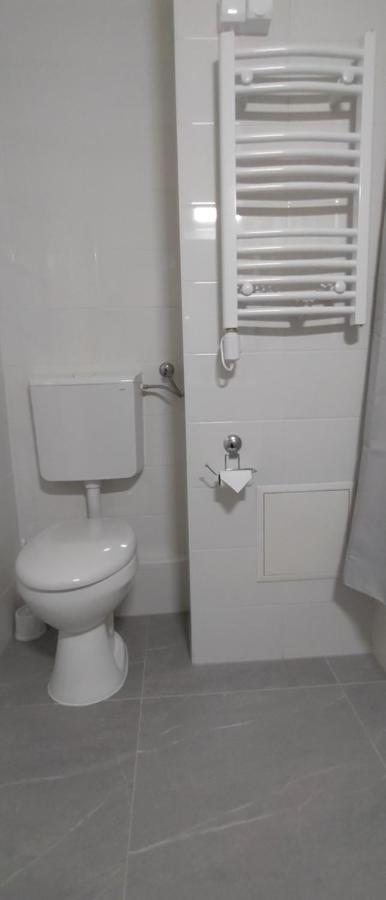 Blue Moon Apartman เอ็กเกอร์ ภายนอก รูปภาพ