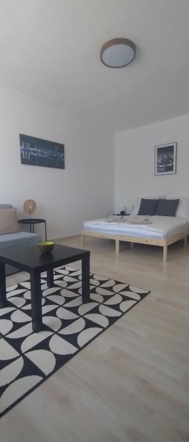 Blue Moon Apartman เอ็กเกอร์ ภายนอก รูปภาพ
